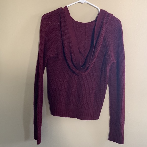 Rue21 burgundy cropped sweater hoodie - Picture 3 of 5